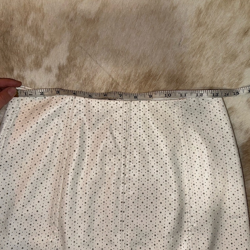 White Pleather Silver Start Skirt - Picture 3 of 6